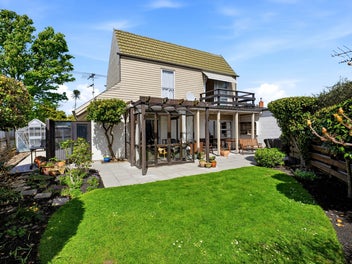Deceased Estate, Townhouse with Potential!