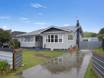 Our Owners are Moving On - Four Bedrooms For You