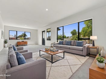 Renovated 3 Bed + Utility & Storage Space