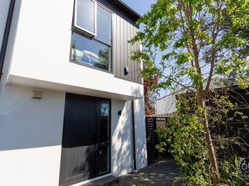 Super Value, Carport & Semi Detached!