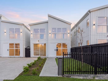 No Shared Walls or Driveways – 5 Bed New Builds