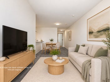 Spacious 2-bedroom apartment with 2 car parks