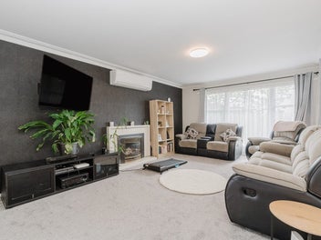 Solid, Stylish & Simply Well Located