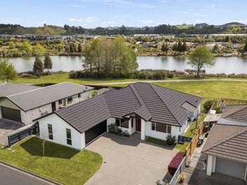 Lake Views, Space and a Lifestyle to Love