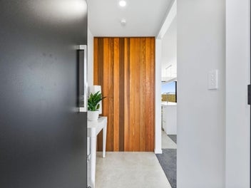 Sun-Soaked. Stylish. Easy Living.