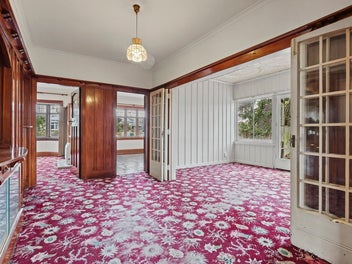 SOS: Beckenham Damsel Seeks Devoted Renovator