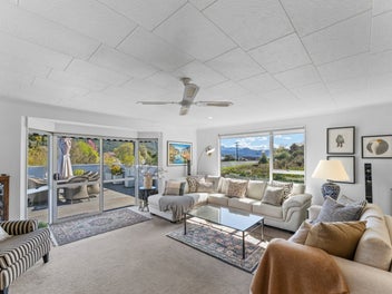 Sunshine, Space, Parking and the Waikawa Lifestyle