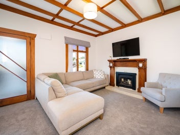Parkvale position with a bonus!