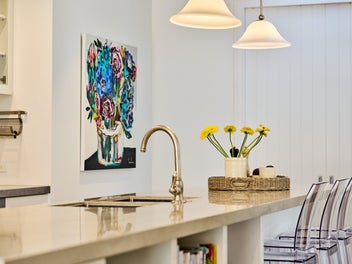 A coastal home of rare calm