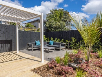 Stress Free, Easy-Care Living With Your Own Garden