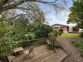 Riverlea Sanctuary with Timeless Charm