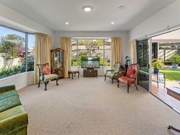 Family Living With Parkside Views!