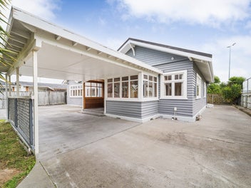 Central Bungalow with Space & Versatility