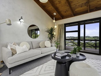 Deceased Estate – Size, views & opportunity!