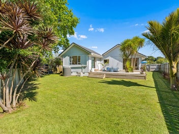 Sunny, Single Level and Seamless