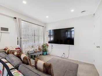 Rare Opportunity: 680m2 Freehold & Modern Home