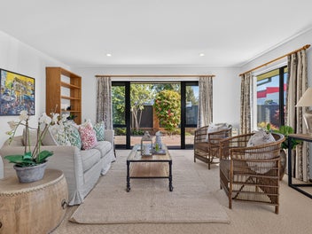 Sun-Drenched Seclusion Meets Ultimate Convenience