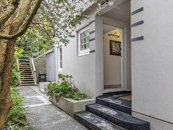 Art Deco Charm in Central Hataitai