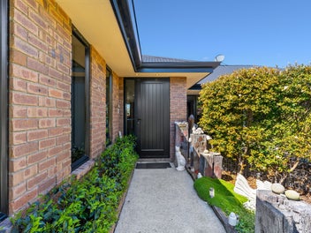 UPSIZE or DOWNSIZE- This ticks all the boxes!