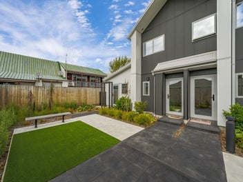 Merivale Location. Easy-Care Living