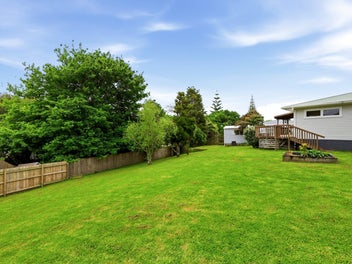 NOW THAT'S A BACKYARD!