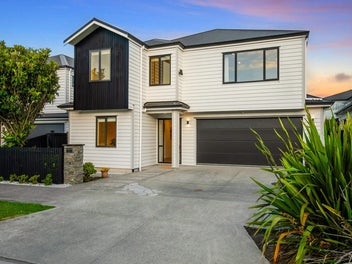Space to Live & Entertain - Easy Walk to School!