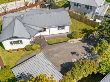 Private Family Haven. Hilltop School Zone
