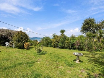 OLD-SCHOOL COOL. BIG SEA VIEWS. 1,017SQM FREEHOLD!