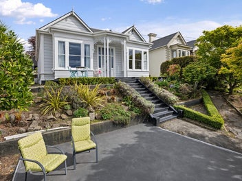 Villa Charm with Parkside Views