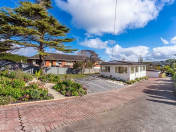 WALK TO SCHOOL | 809 sqm MHU | RENOVATED 4-BED