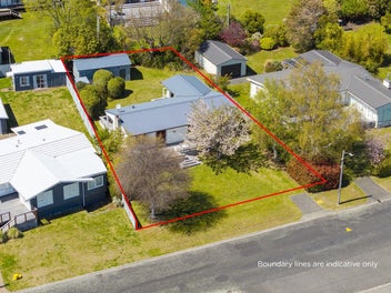 Absolute waterfront, timeless Taupo.