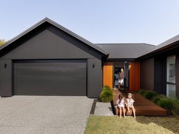 Near-New Living, Coastal Convenience