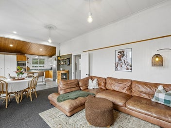 Owners on the Move – Refreshed Villa in Tainui