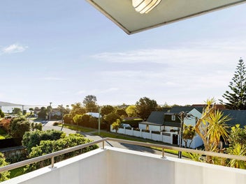 Ocean, Estuary and Mountain Views - Welcome HOME