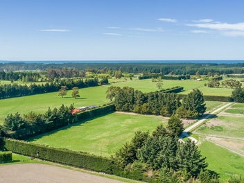 Lifestyle Opportunity With Privacy & Convenience