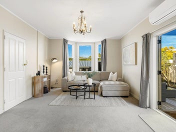 Classic charm in a prime Belleknowes location