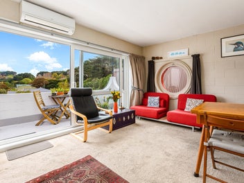 Iconic Design, Light-Filled Living & Convenience