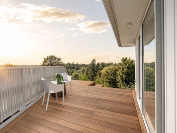 Easy living, outlook included