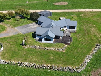 Superior Rural Living with Spectacular Views