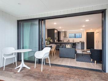 Big in size, Huge on location, Air BNB consented