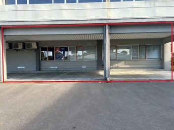 Image 1 of 7