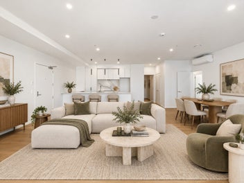 Luxury house sized apartment - Move in now!