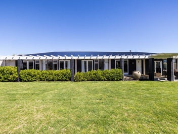 A Private Haven of Style, Sun and Sophistication