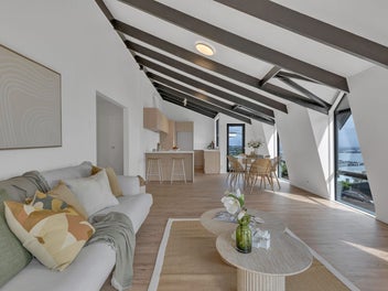 Live the Sumner Lifestyle with Sea Views and Space