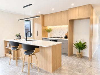 Greenhill Park | Two Master Bedrooms & Style