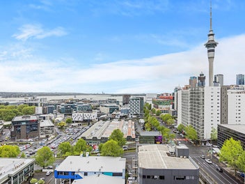 Corner Position With SkyTower & Harbour Views