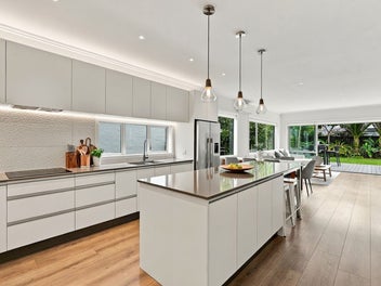 Utimate Family Home - Luxury, Space & Lifestyle!