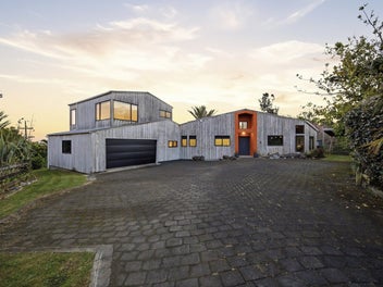 Views, privacy and lifestyle appeal