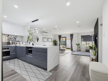 Your Own Little Slice of Wattle Downs!