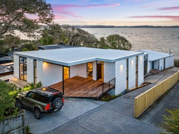 Modern Coastal Living in Algies Bay